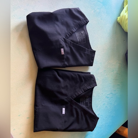 2 Figs Catarina Scrub Tops - Picture 4 of 7